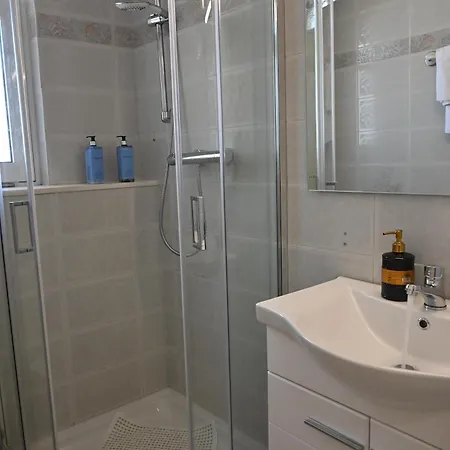 Gianangelo Villa Kremastí