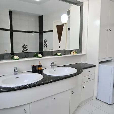 Gianangelo Villa Kremastí